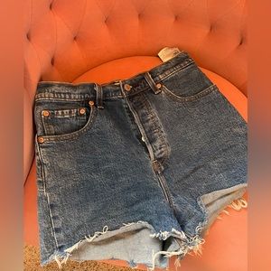 ‼️‼️LEVIS‼️‼️ ribcage Levi shorts